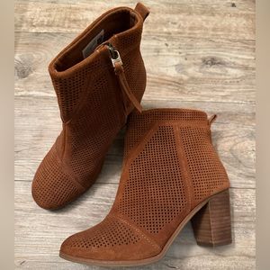 Toms kit textured bootie